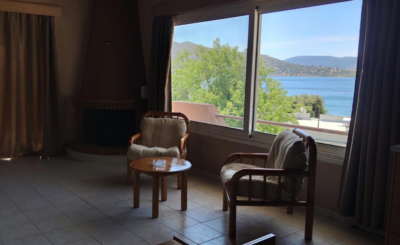 Penthouse Studio Next To The Sea Σαλαμίνα Εξωτερικό φωτογραφία